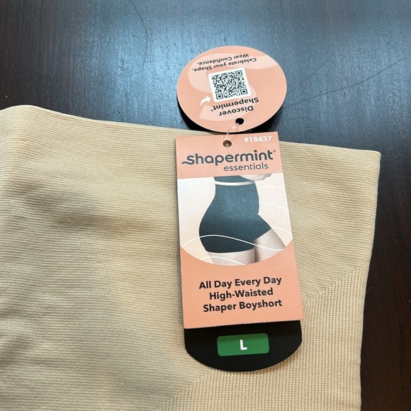 Shapermint All Day Every Day High-Waisted Shaper Boy Shorts Nude Size L NWT - Picture 3 of 15